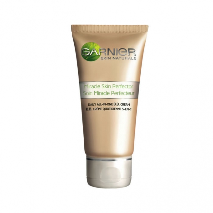 frimærke Kontoret siv Garnier Skin Naturals Bb Cream Miracle Skin Perfector Medium 50ml |  PharmacyClub | Buy the best pharma-cosmetics online